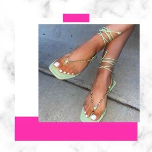 Flat Strappy sandals